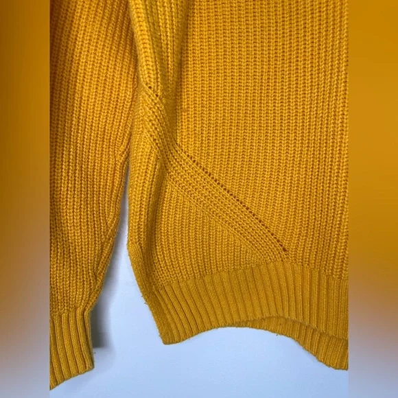 Hollister Mustard Yellow Chunky Knit Sweater Cozy Ribbed Crewneck Size S - Picture 3 of 7